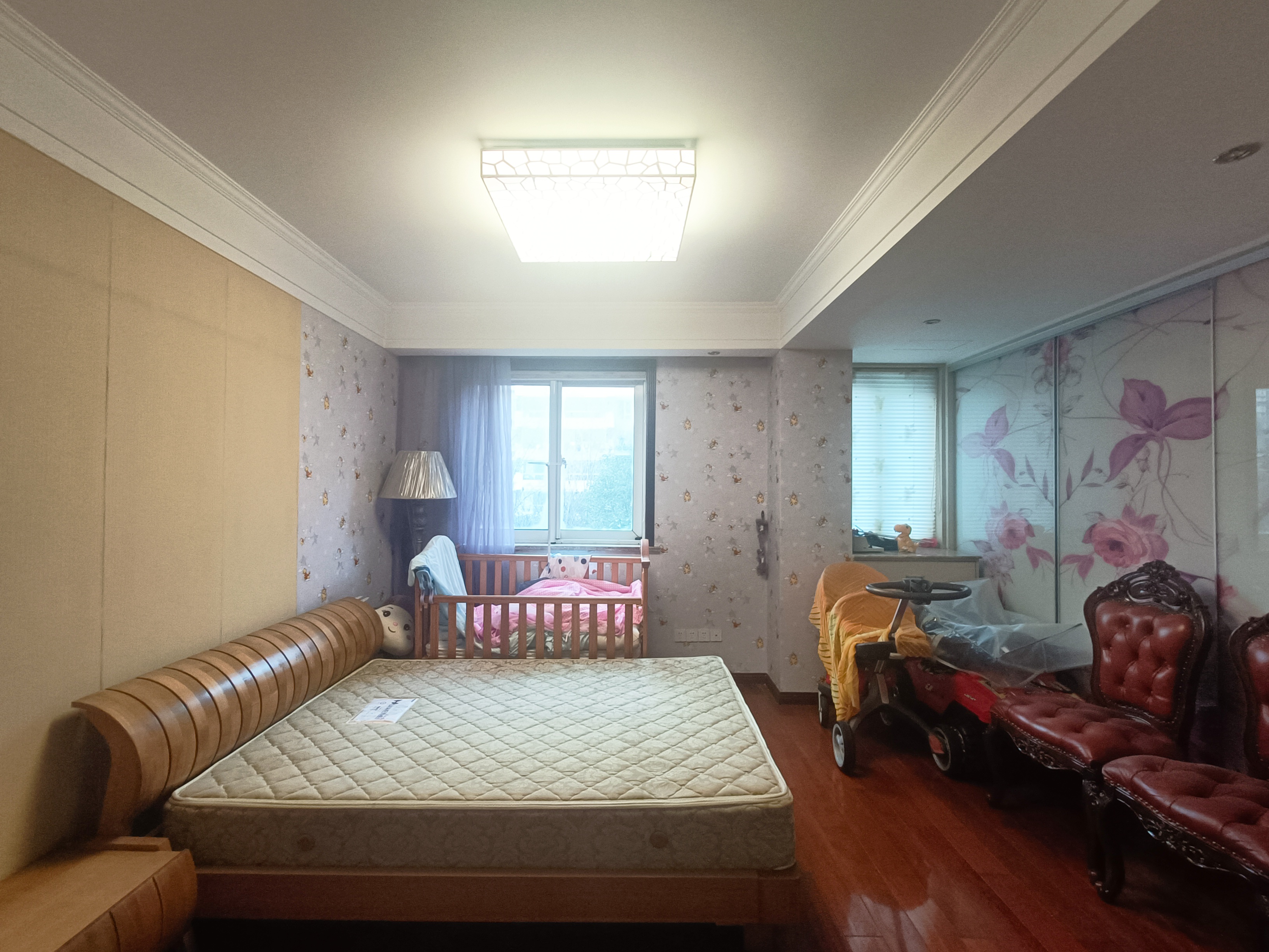 天安花园 4室2厅2卫 236.77m&sup2;