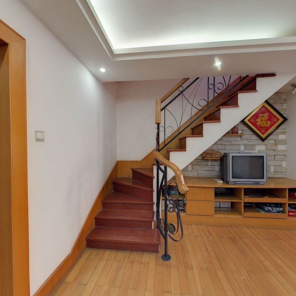 华侨花苑 5室2厅2卫 209.97m&sup2;