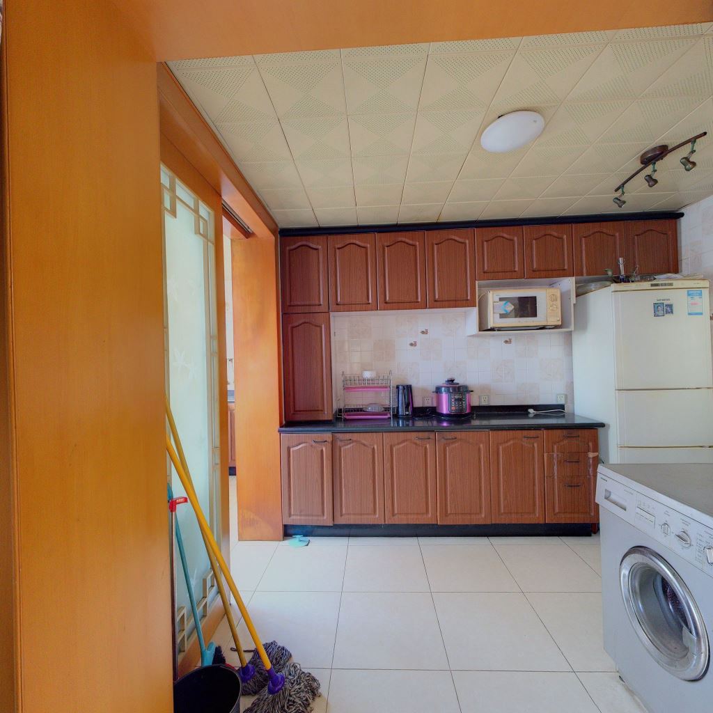 华侨花苑 5室2厅2卫 209.97m&sup2;