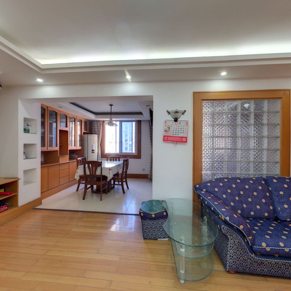 华侨花苑 5室2厅2卫 209.97m²