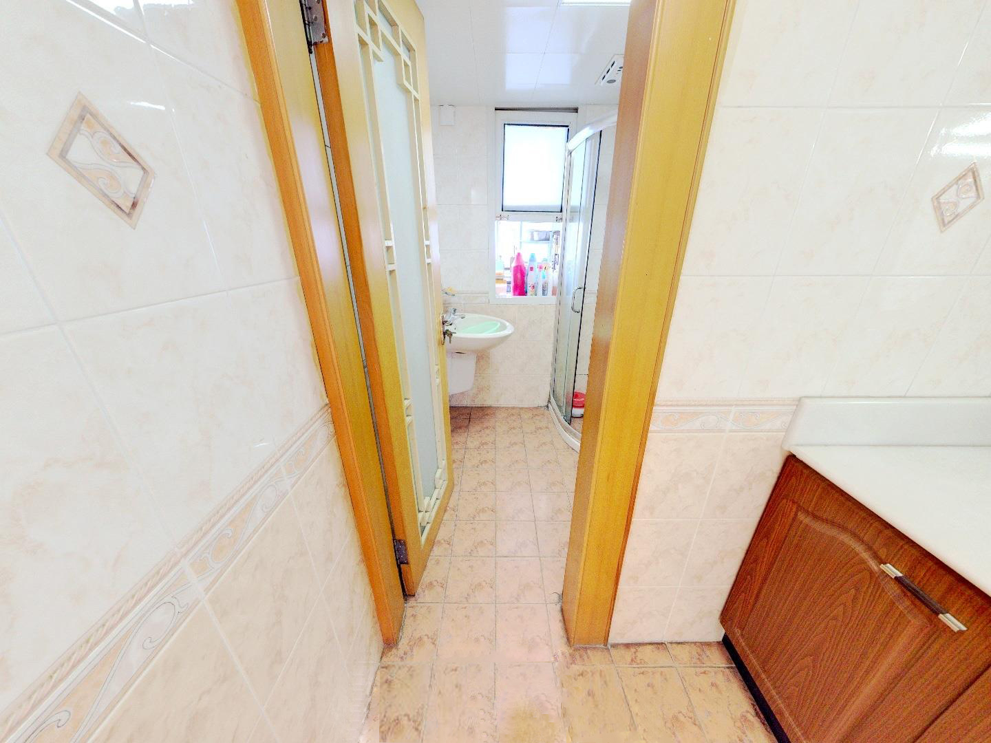 华侨花苑 5室2厅2卫 209.97m&sup2;