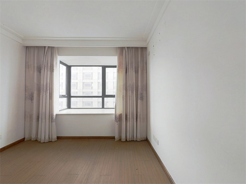 中港城 3室2厅2卫 130m&sup2;