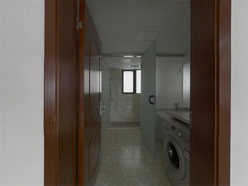 中港城 3室2厅2卫 130m&sup2;
