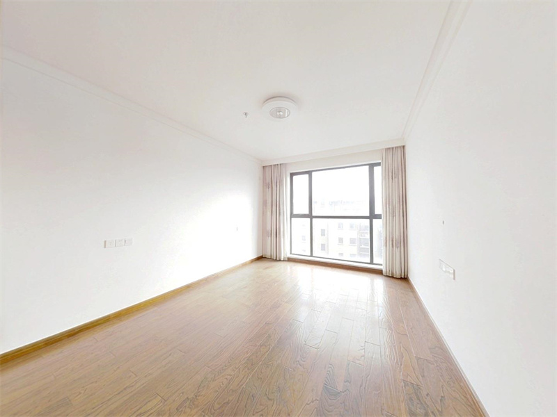 中港城 3室2厅2卫 130m&sup2;