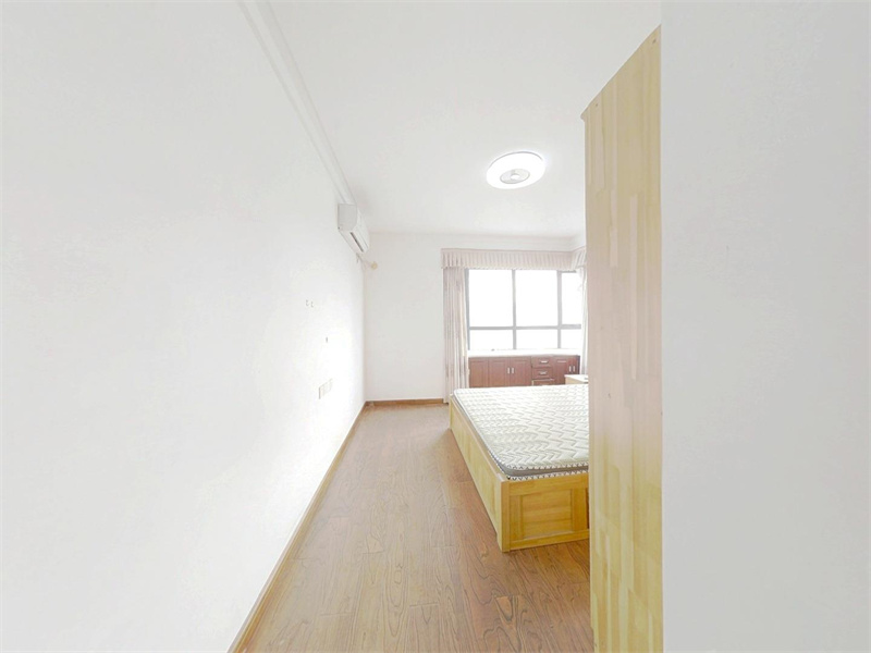 中港城 3室2厅2卫 130m&sup2;