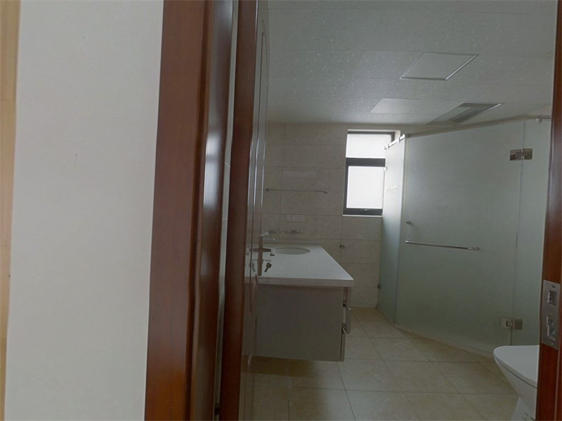 中港城 3室2厅2卫 130m&sup2;