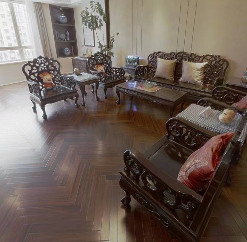 益兴名流府 5室2厅3卫 197m&sup2;