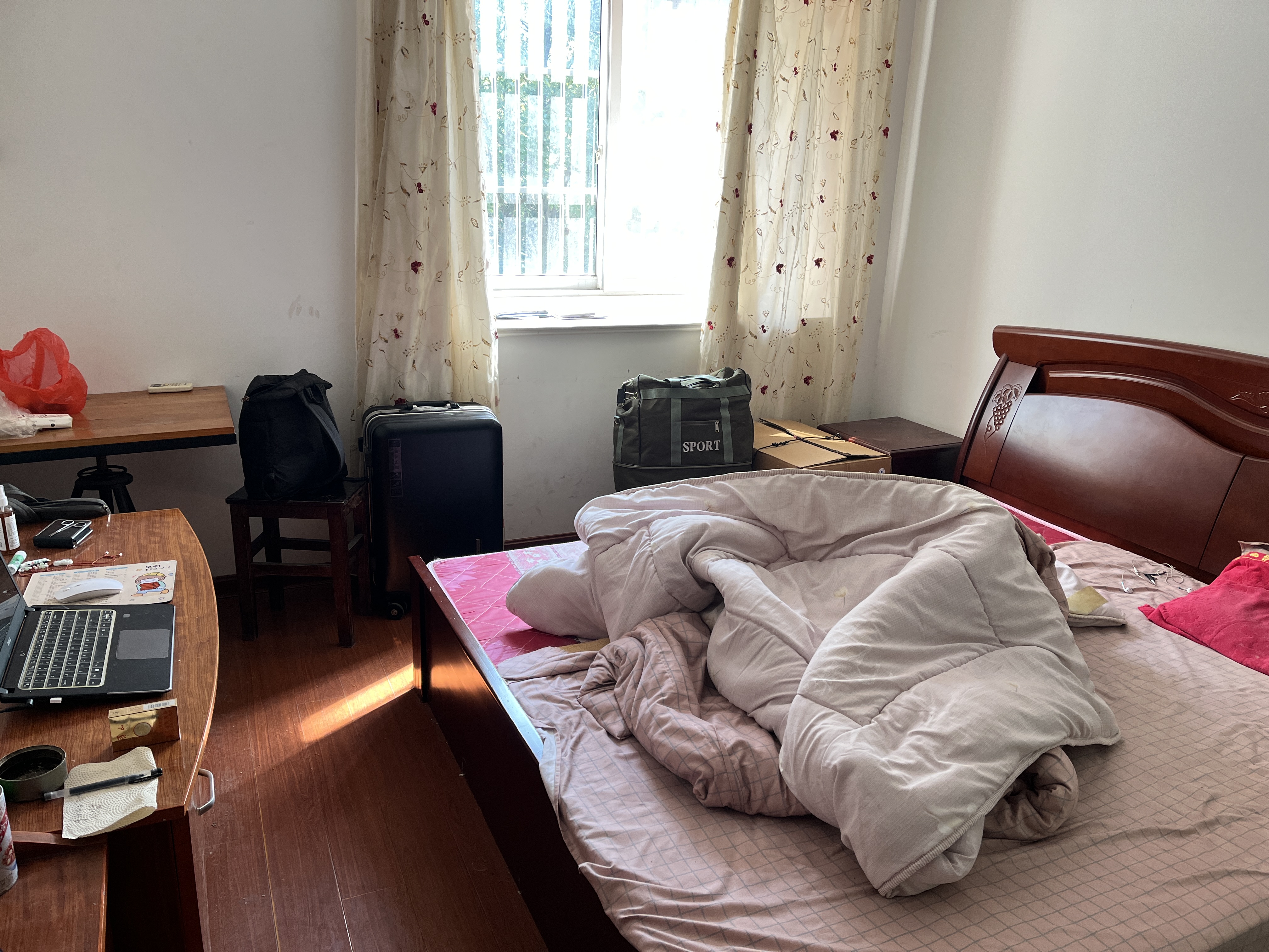 春晖花园 3室1厅1卫 130m&sup2;