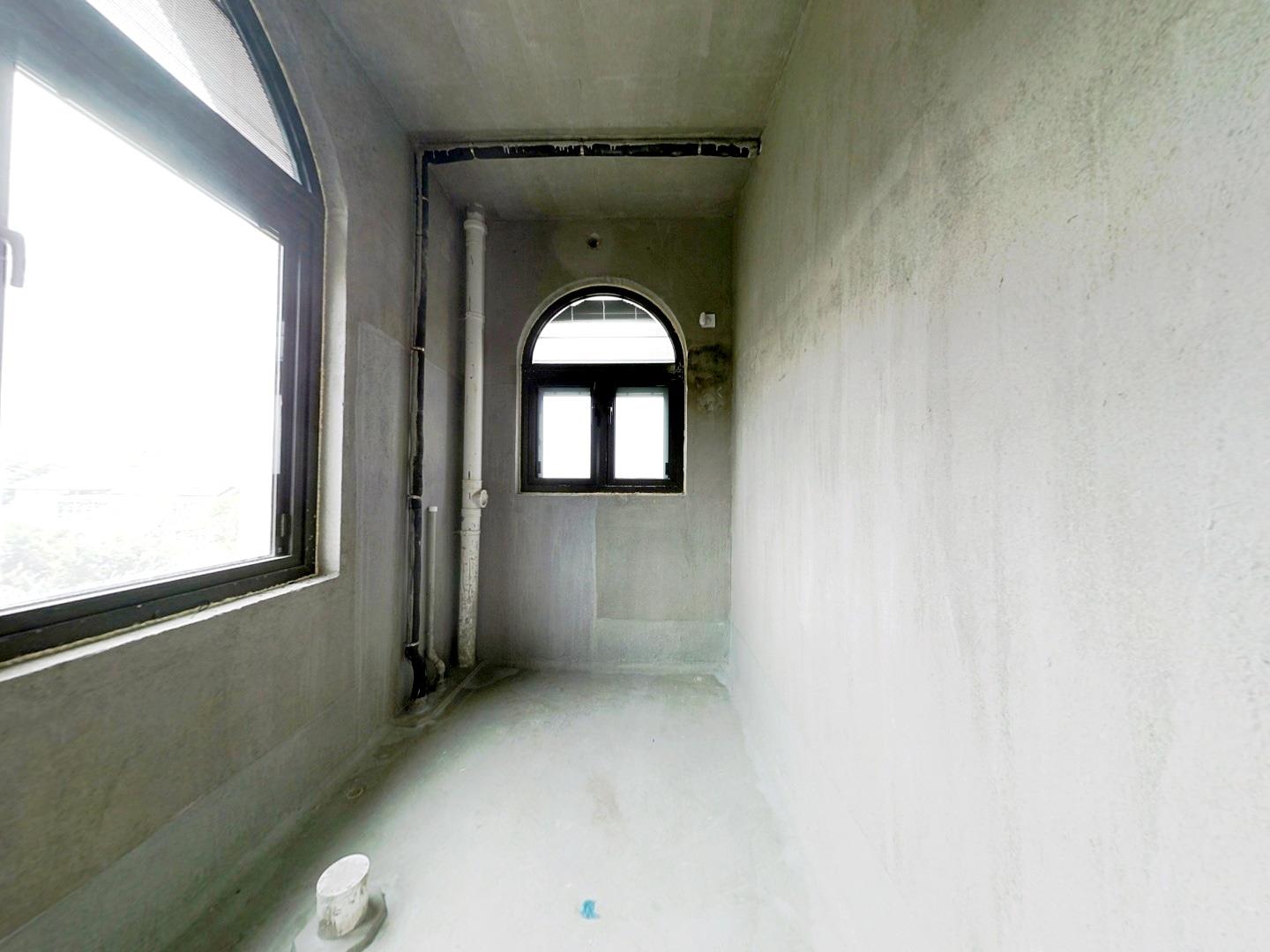 万科有湖（翡翠心湖） 4室2厅3卫 127.94m&sup2;