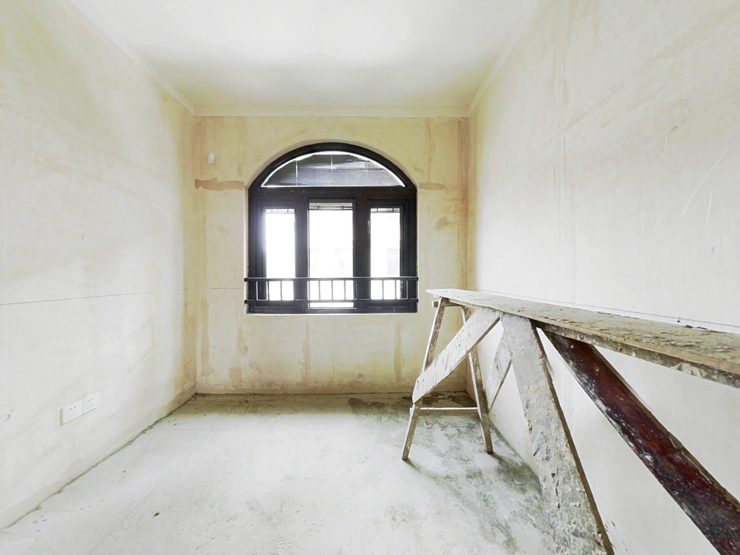 万科有湖（翡翠心湖） 4室2厅3卫 127.94m&sup2;