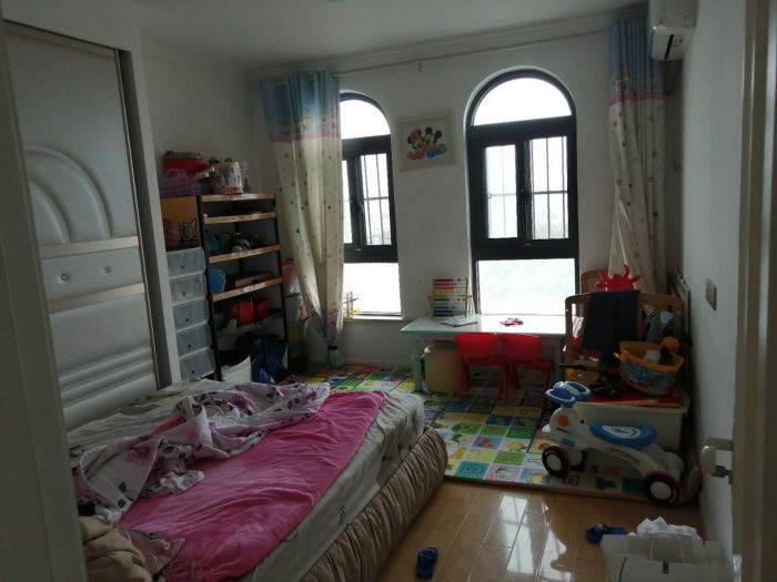 高迪晶城 3室2厅2卫 173m&sup2;