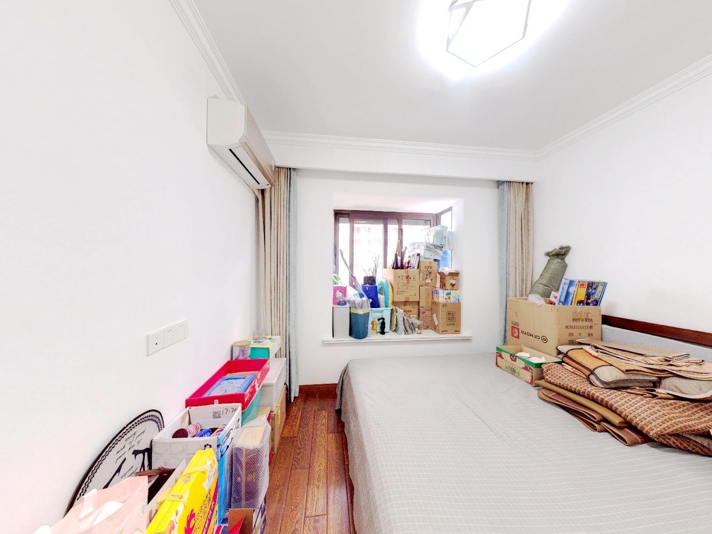 皇家花园北区 3室2厅2卫 123m&sup2;