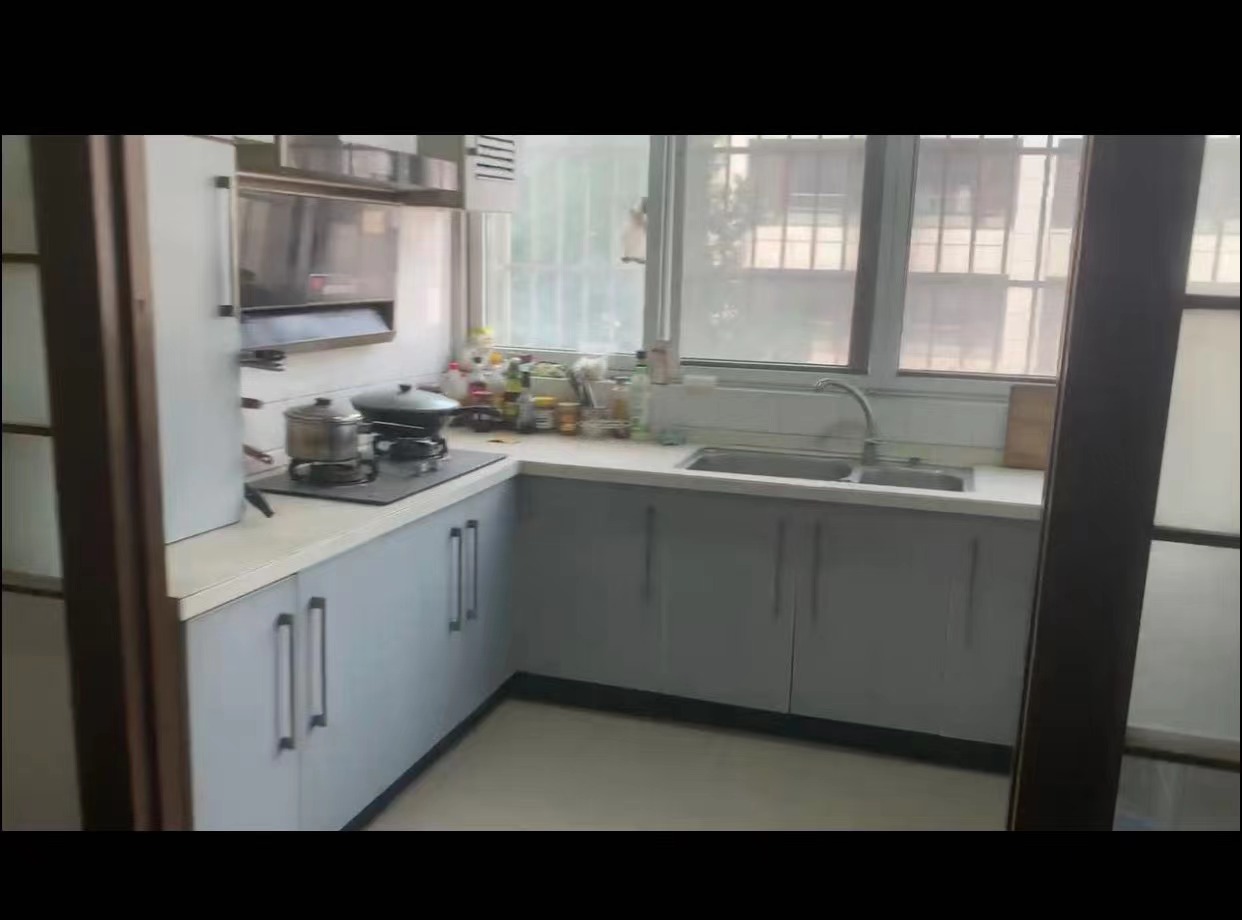 虹景园 3室2厅2卫 131.00m&sup2;