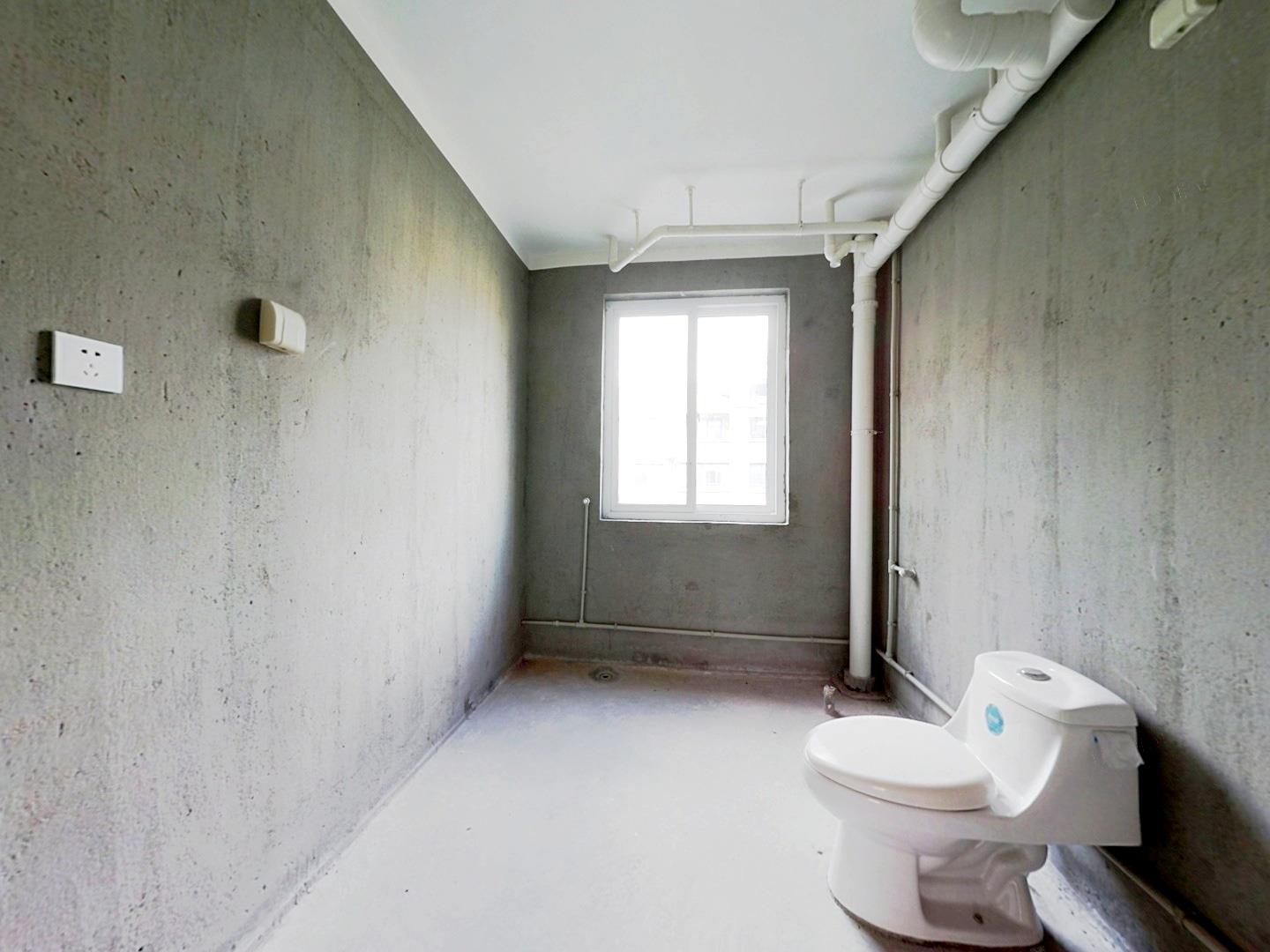 世家花园 3室1厅1卫 128.00m&sup2;