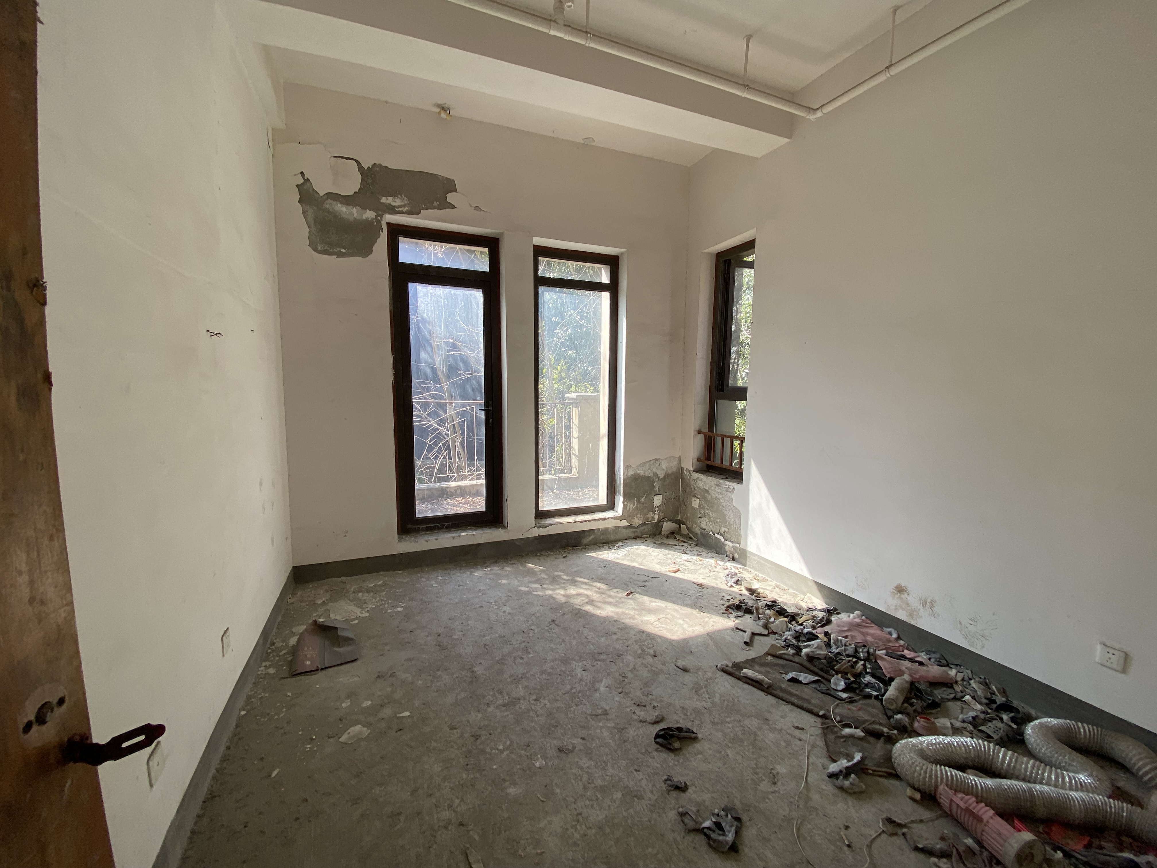 金河名人世家 5室2厅4卫 288m&sup2;