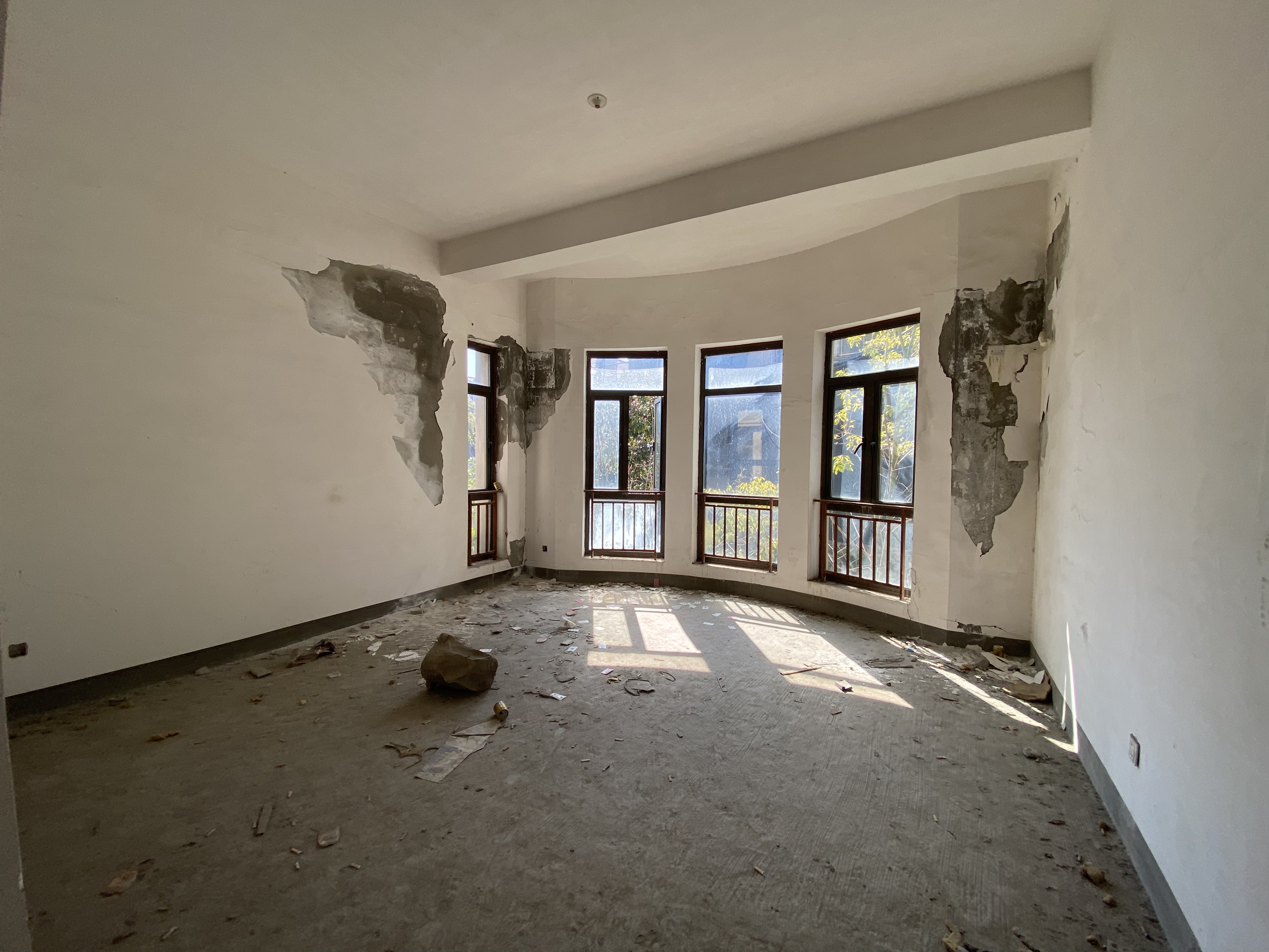 金河名人世家 5室2厅4卫 288m&sup2;