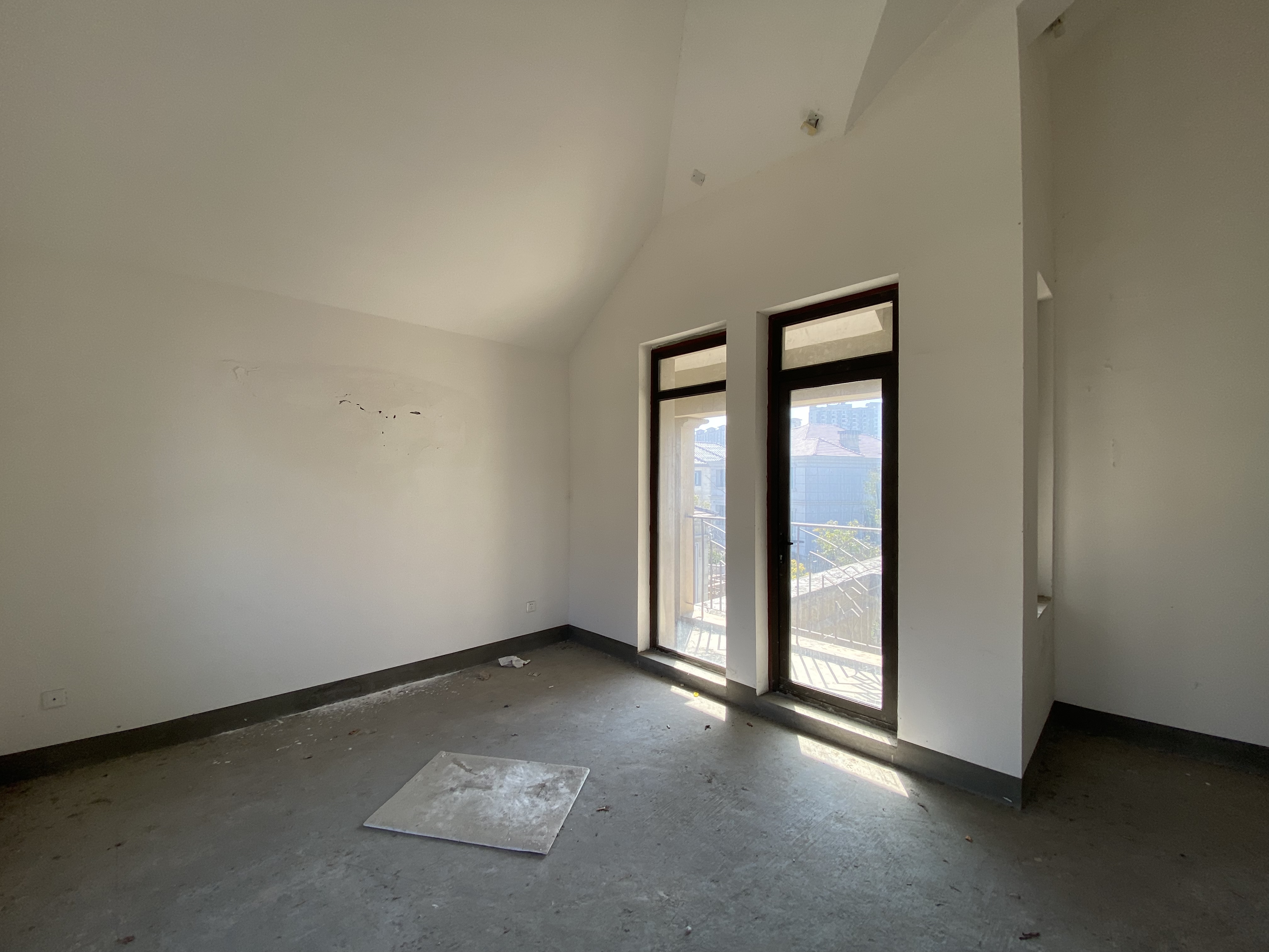 金河名人世家 5室2厅4卫 288m&sup2;