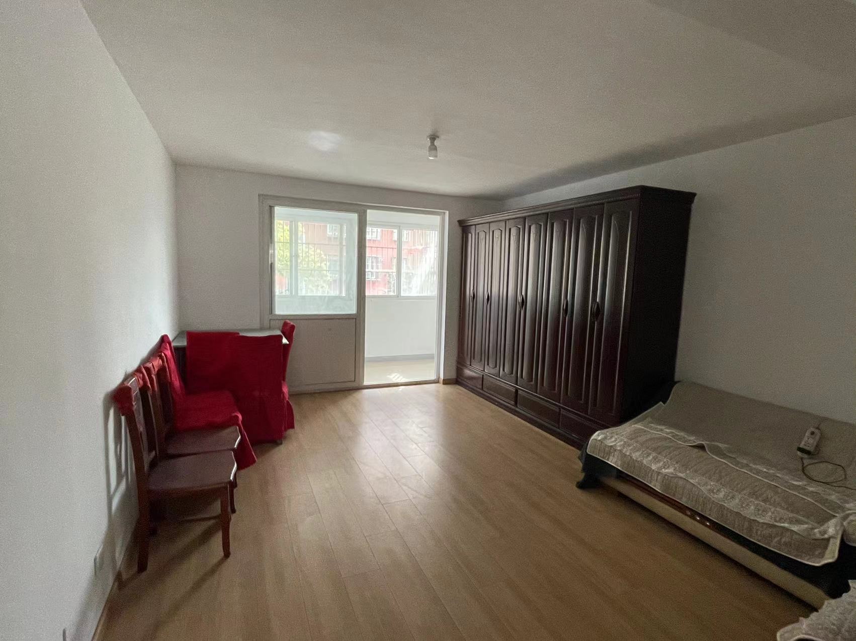 秦灶新村 2室1厅1卫 90m&sup2;