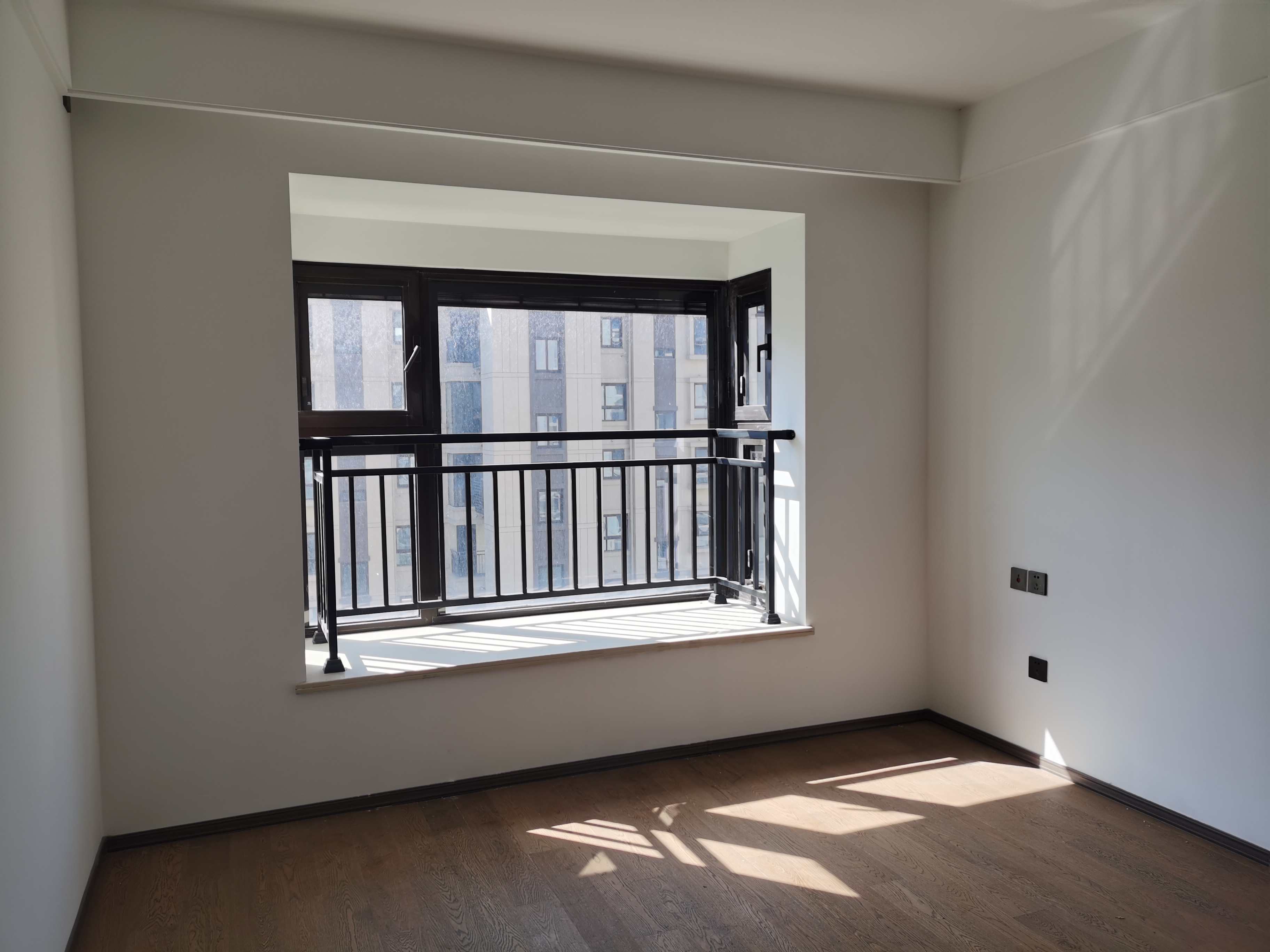春风南岸东园 5室2厅2卫 141m&sup2;