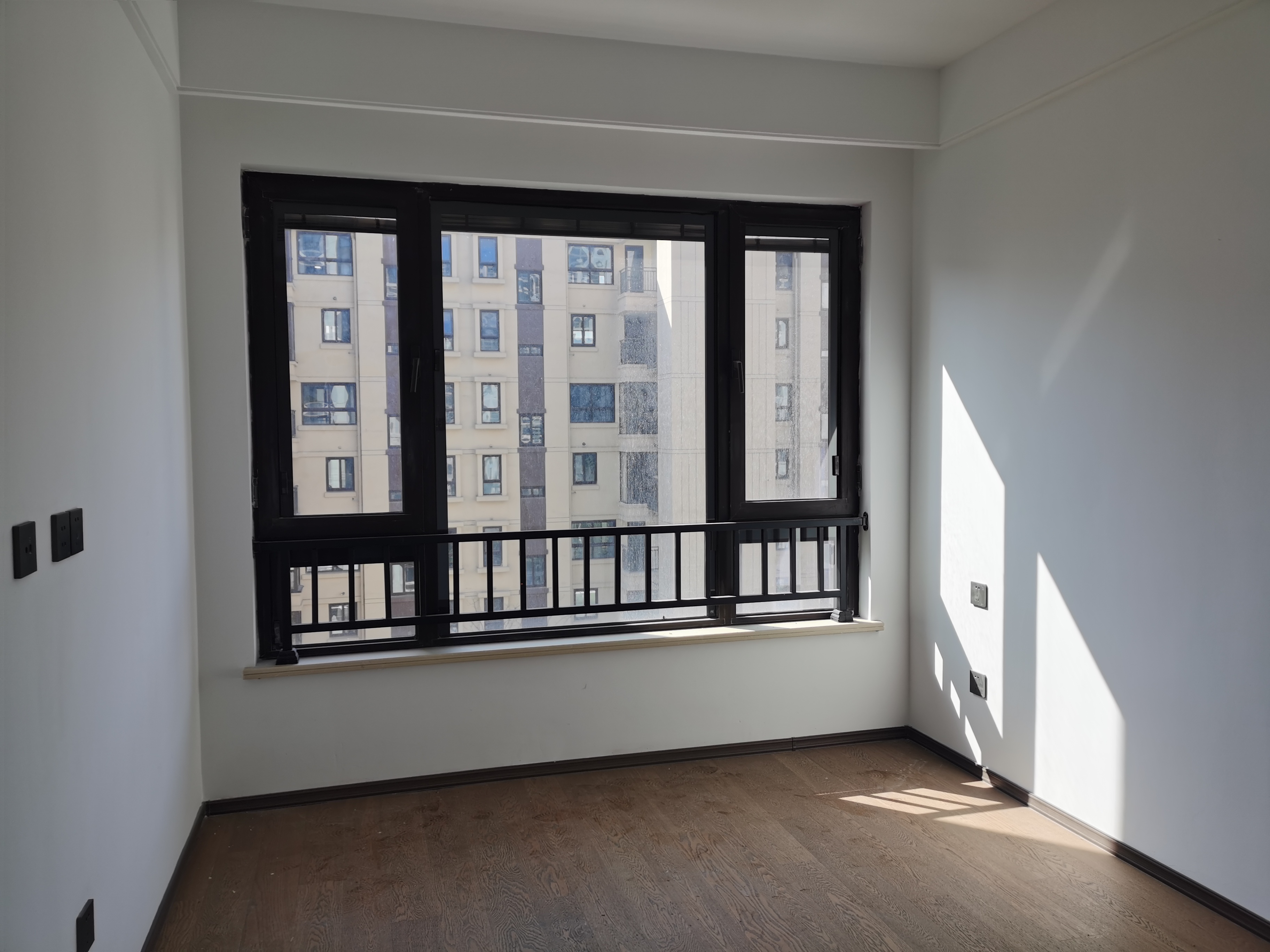 春风南岸东园 5室2厅2卫 141m&sup2;