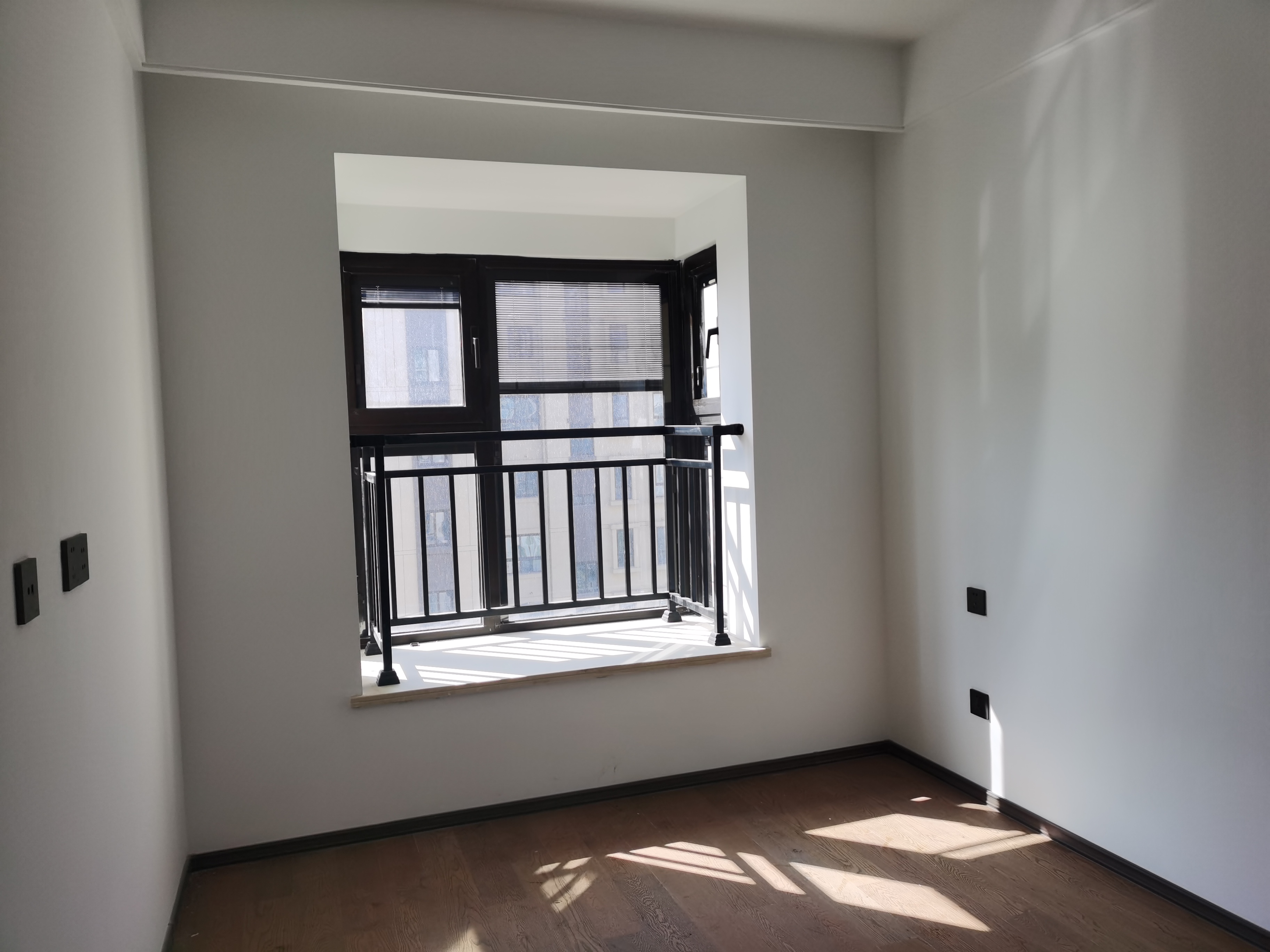 春风南岸东园 5室2厅2卫 141m&sup2;