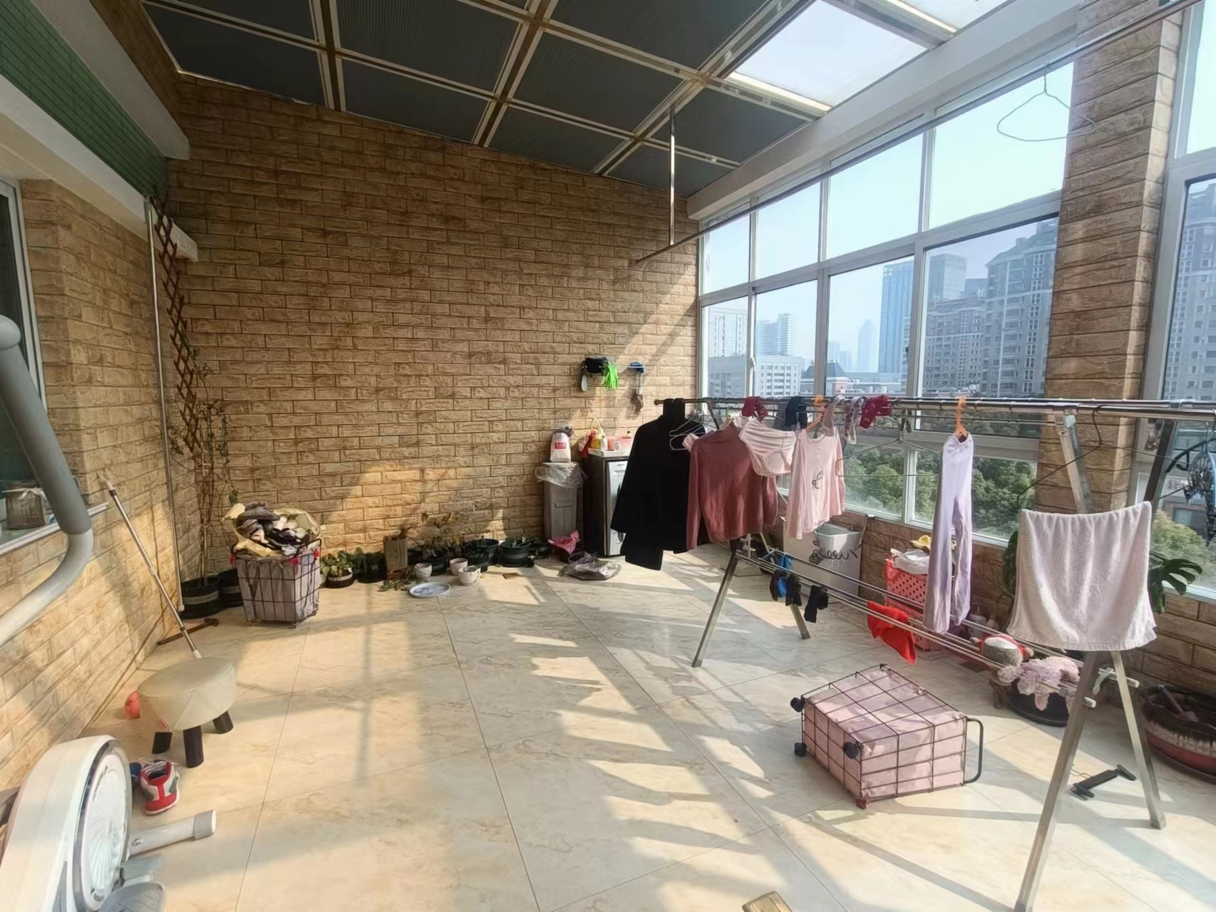 天安花园 5室2厅2卫 133m&sup2;