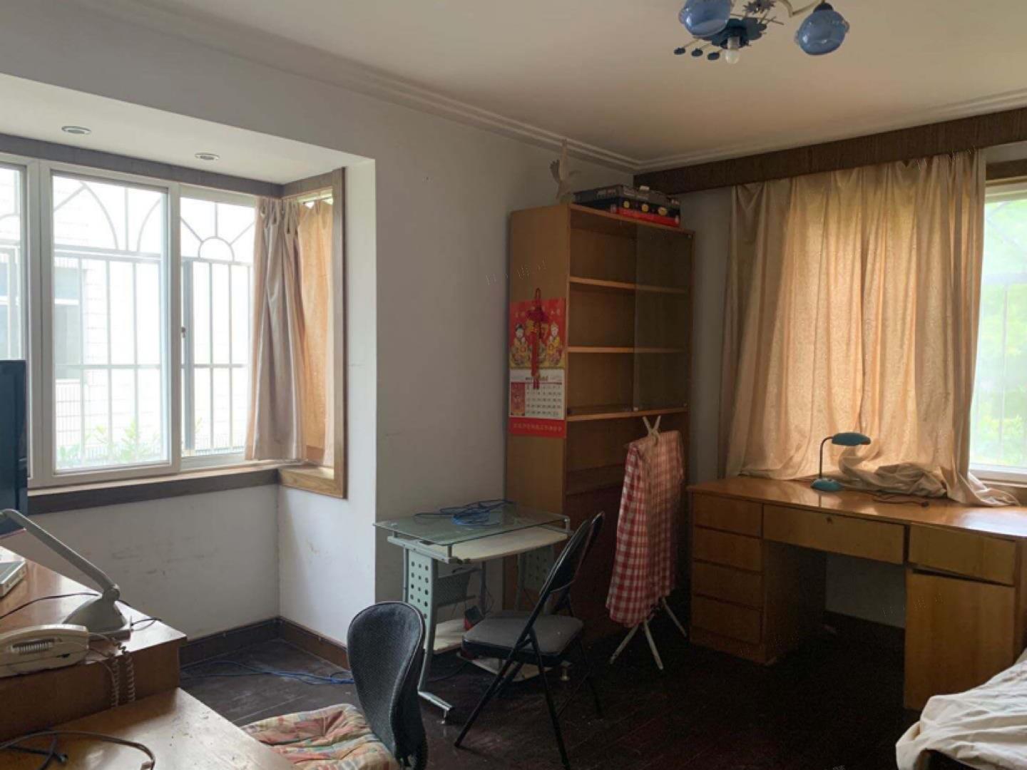 启秀南苑 3室2厅2卫 144m&sup2;