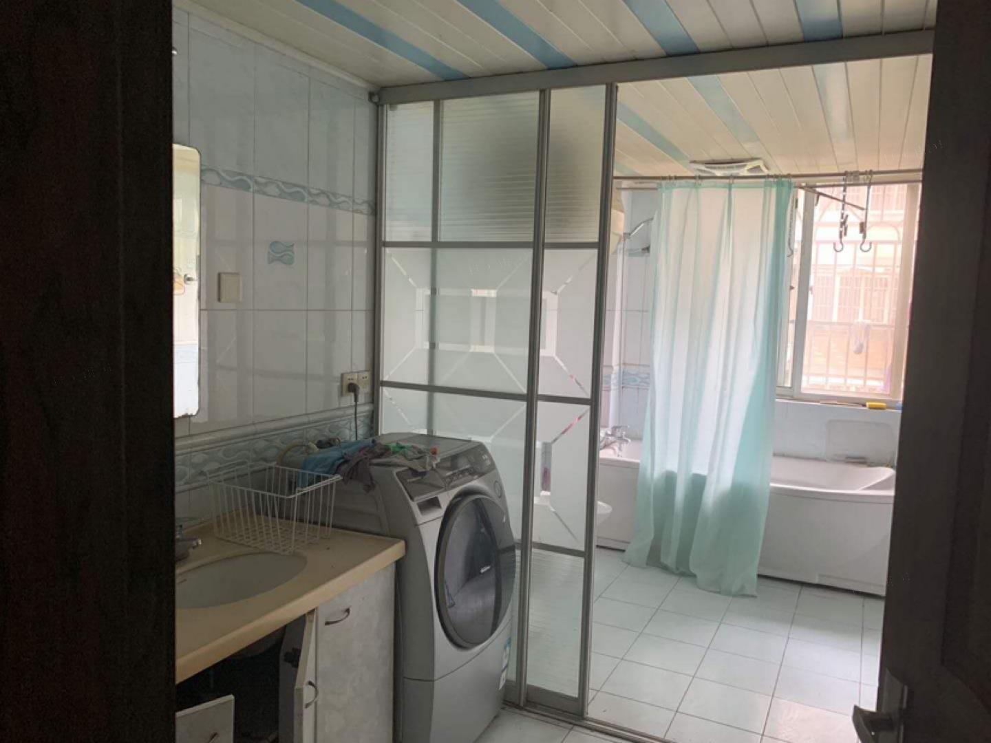 启秀南苑 3室2厅2卫 144m&sup2;