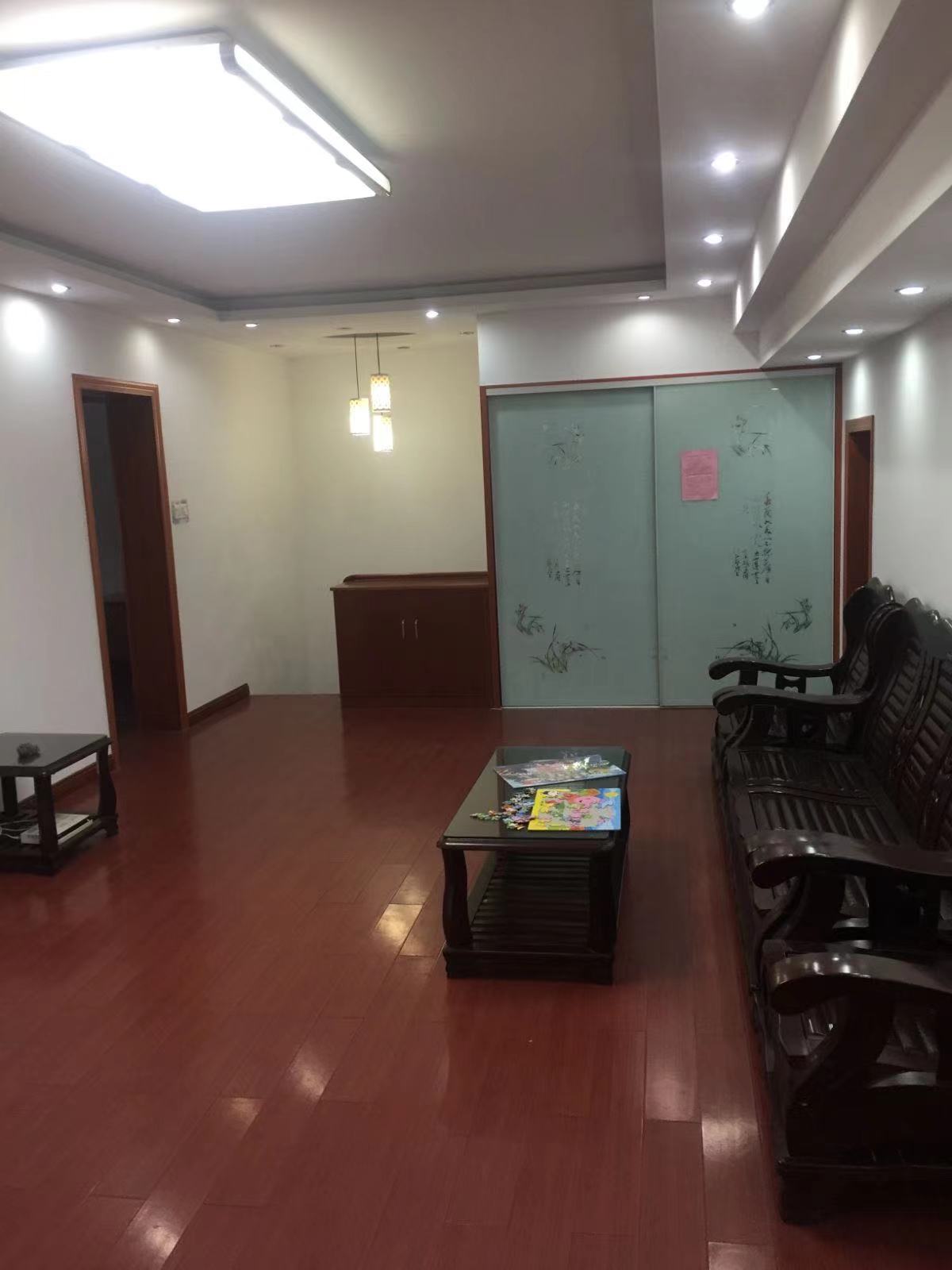 怡园新苑 3室1厅1卫 124m²