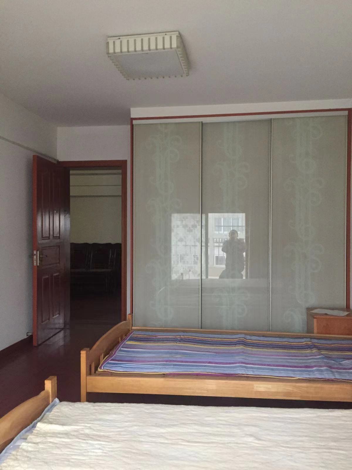 怡园新苑 3室1厅1卫 124m&sup2;