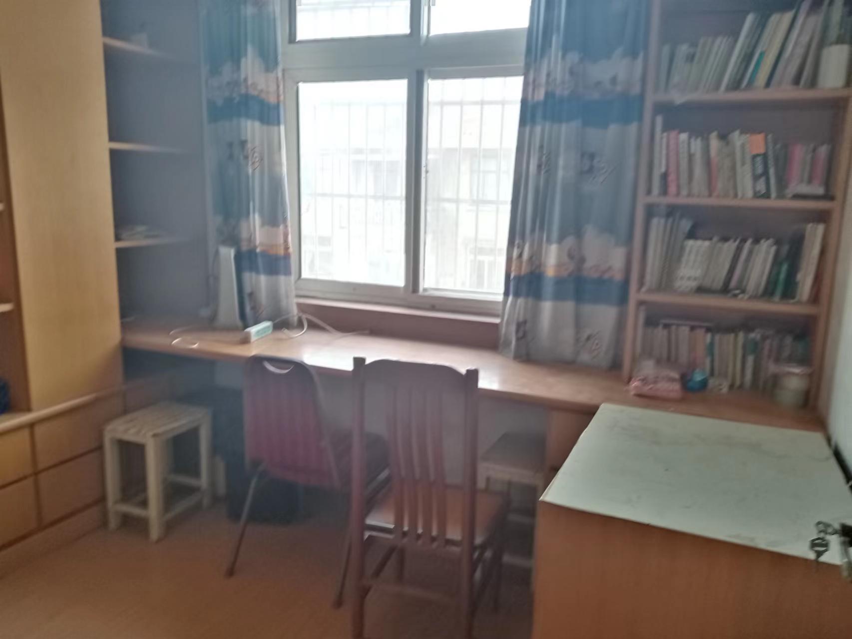 新建路新村(新建花苑) 3室2厅2卫 100.00m&sup2;