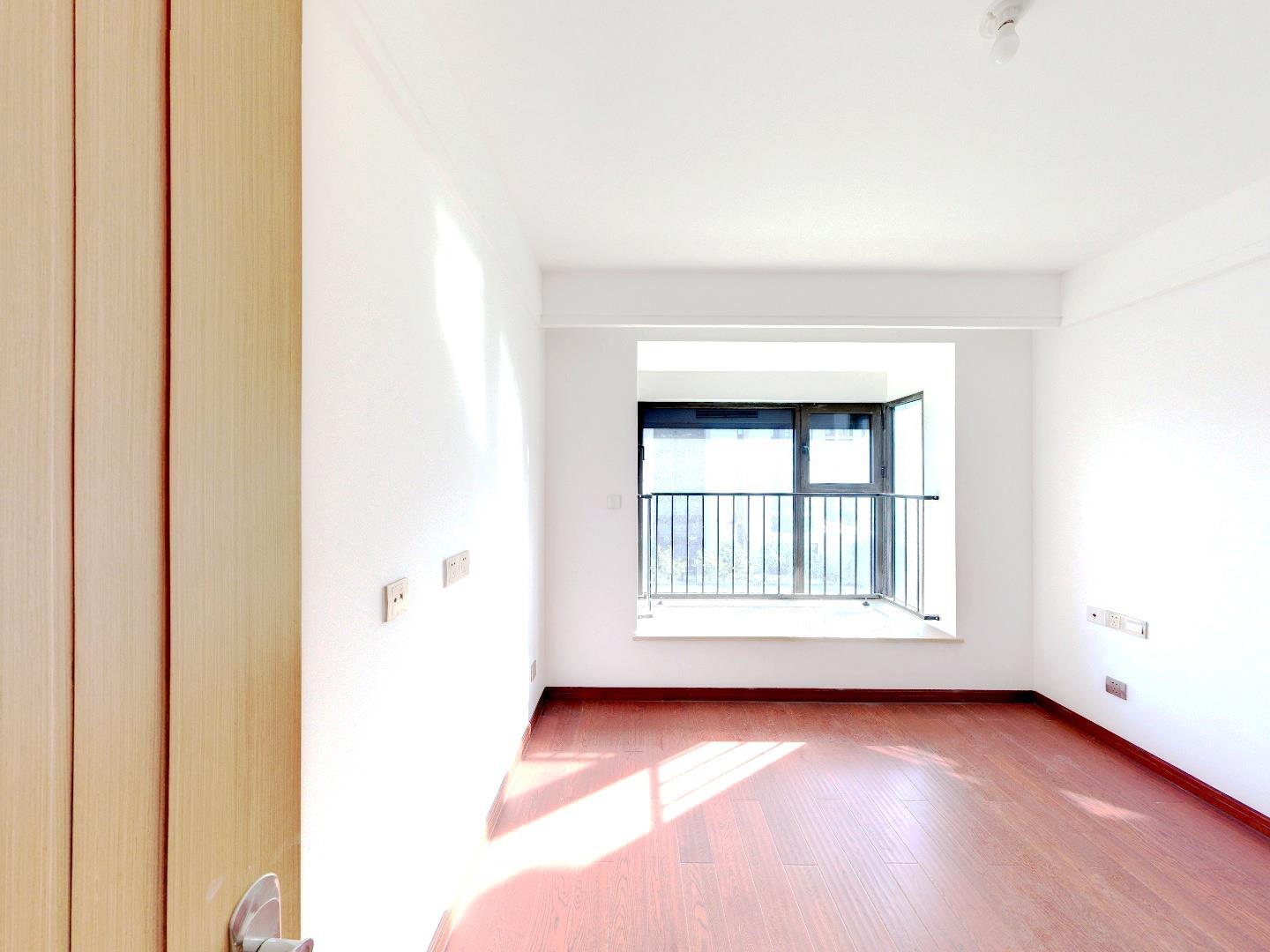 林肯公园 3室2厅1卫 93m&sup2;