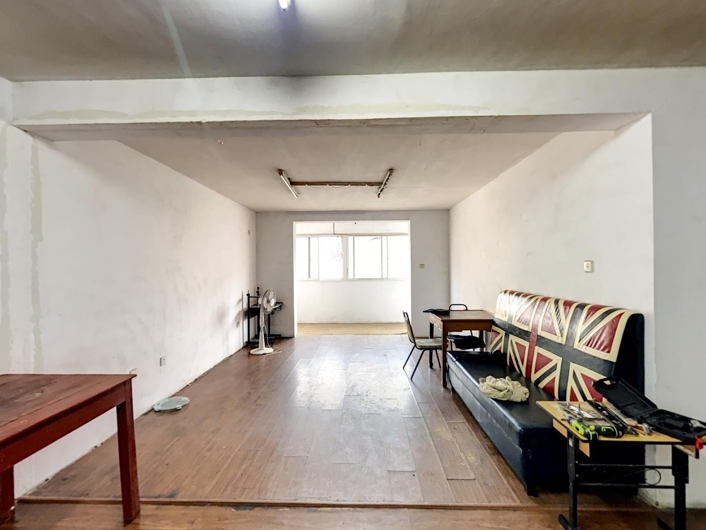 学田东苑 4室2厅1卫 143m&sup2;