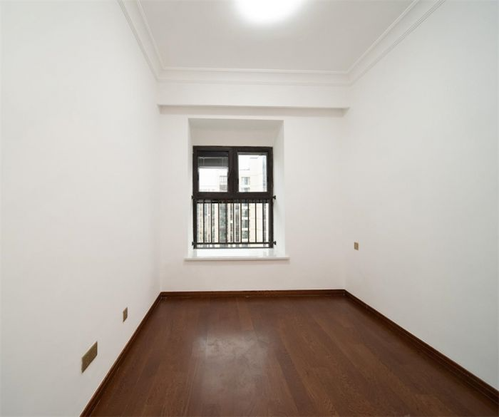 雍华府 4室2厅2卫 137m&sup2;