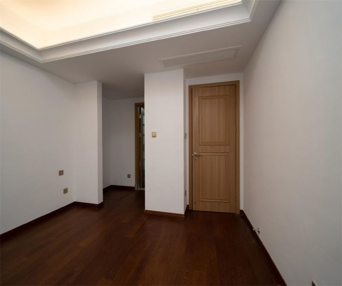 雍华府 4室2厅2卫 137m&sup2;