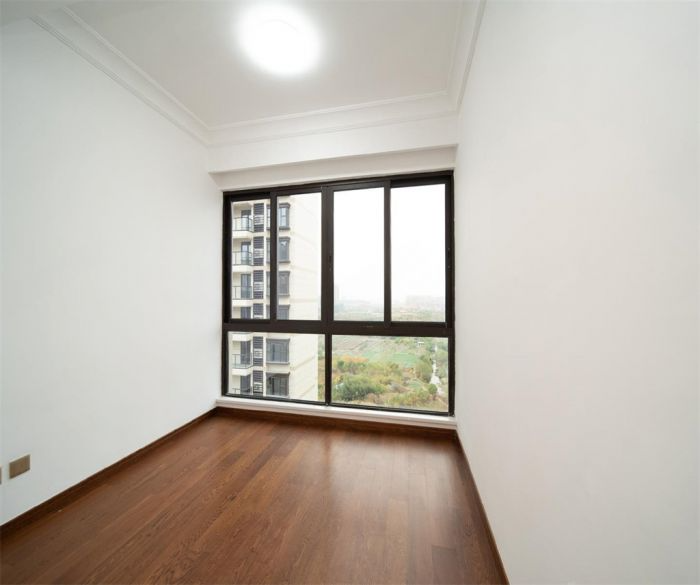 雍华府 4室2厅2卫 137m&sup2;