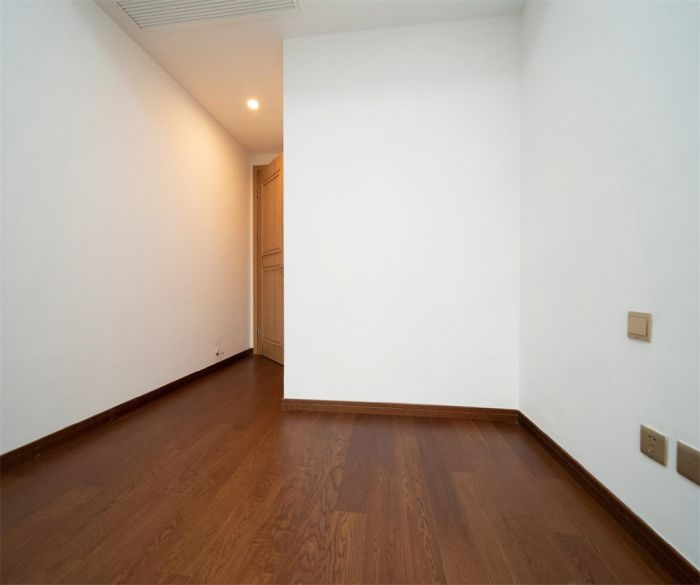 雍华府 4室2厅2卫 137m&sup2;