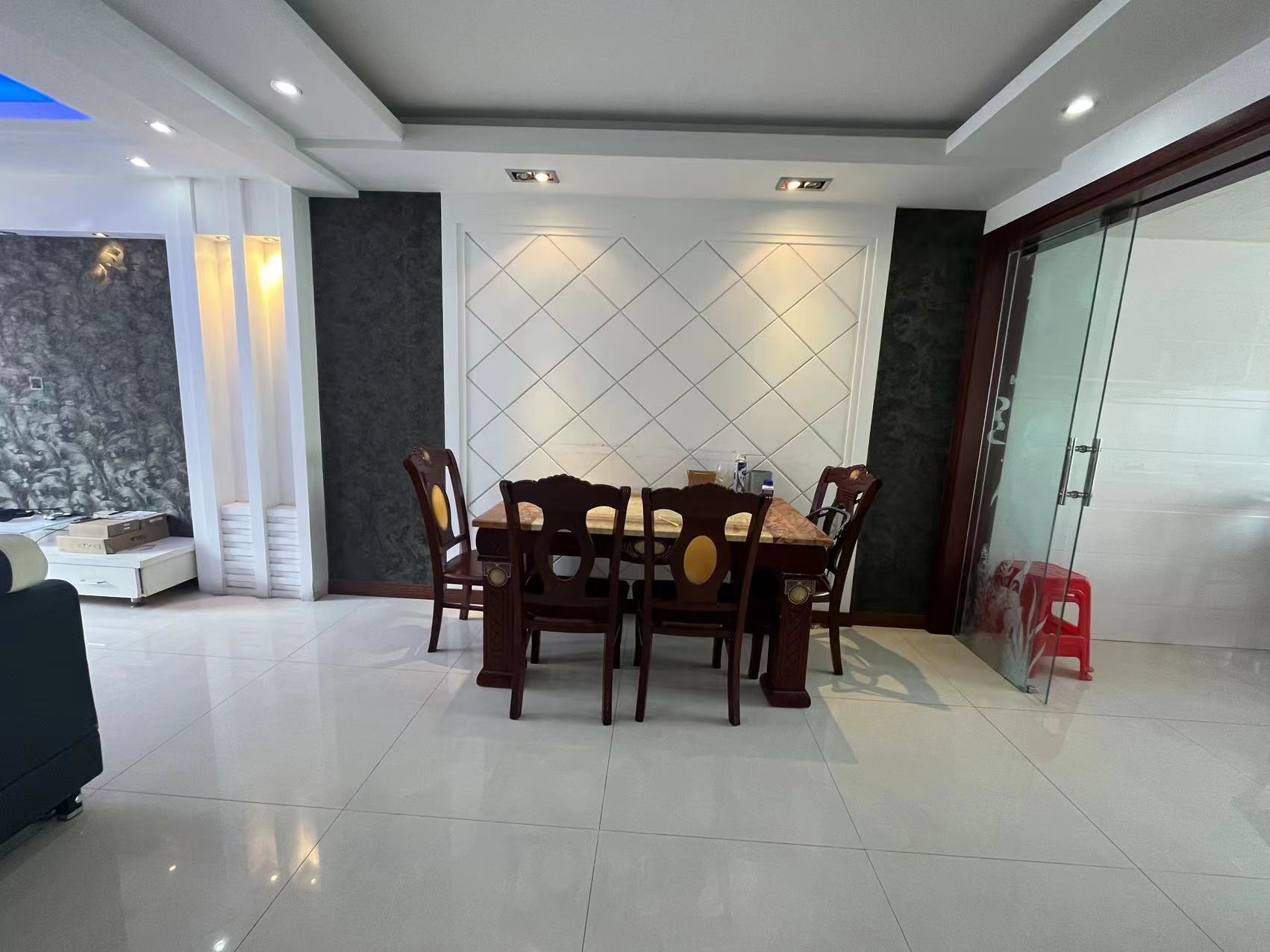 世纪东城 3室3厅2卫 110.00m&sup2;
