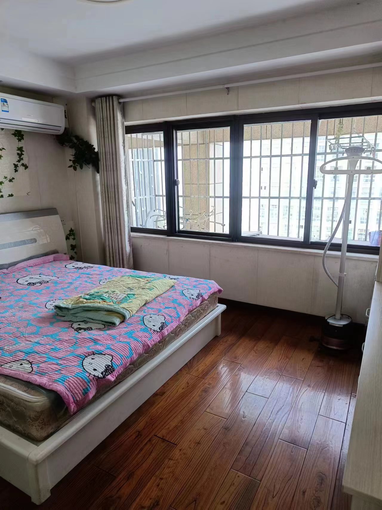 江海大厦 3室2厅2卫 60m&sup2;