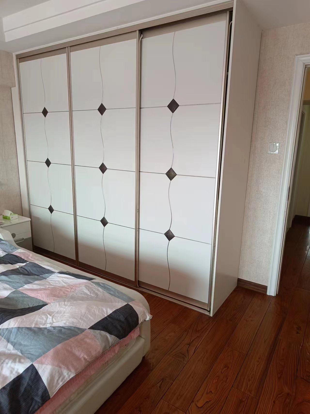 江海大厦 3室2厅2卫 60m&sup2;