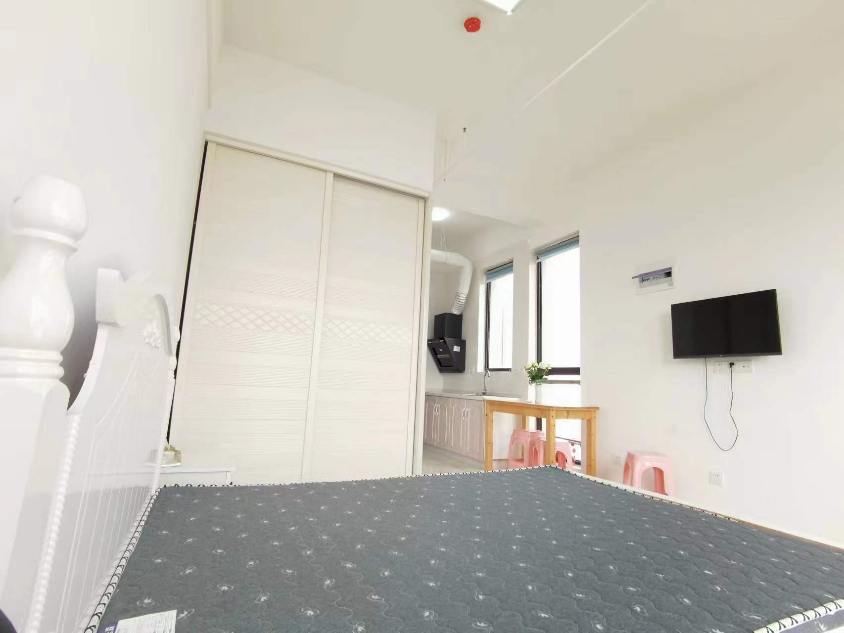 正泰江岸水苑 1室1厅1卫 42m²