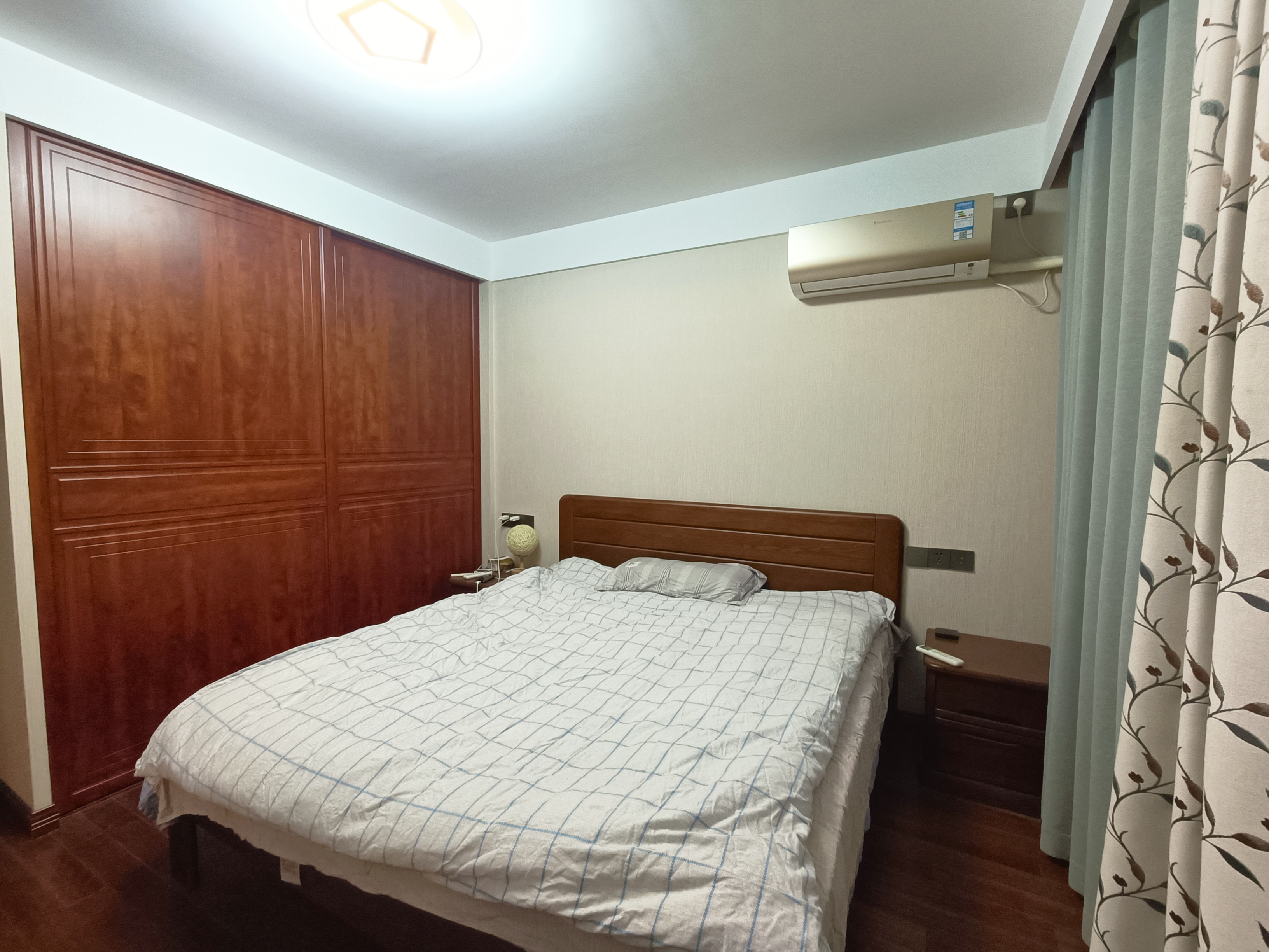 海港新村 3室2厅2卫 143.00m&sup2;