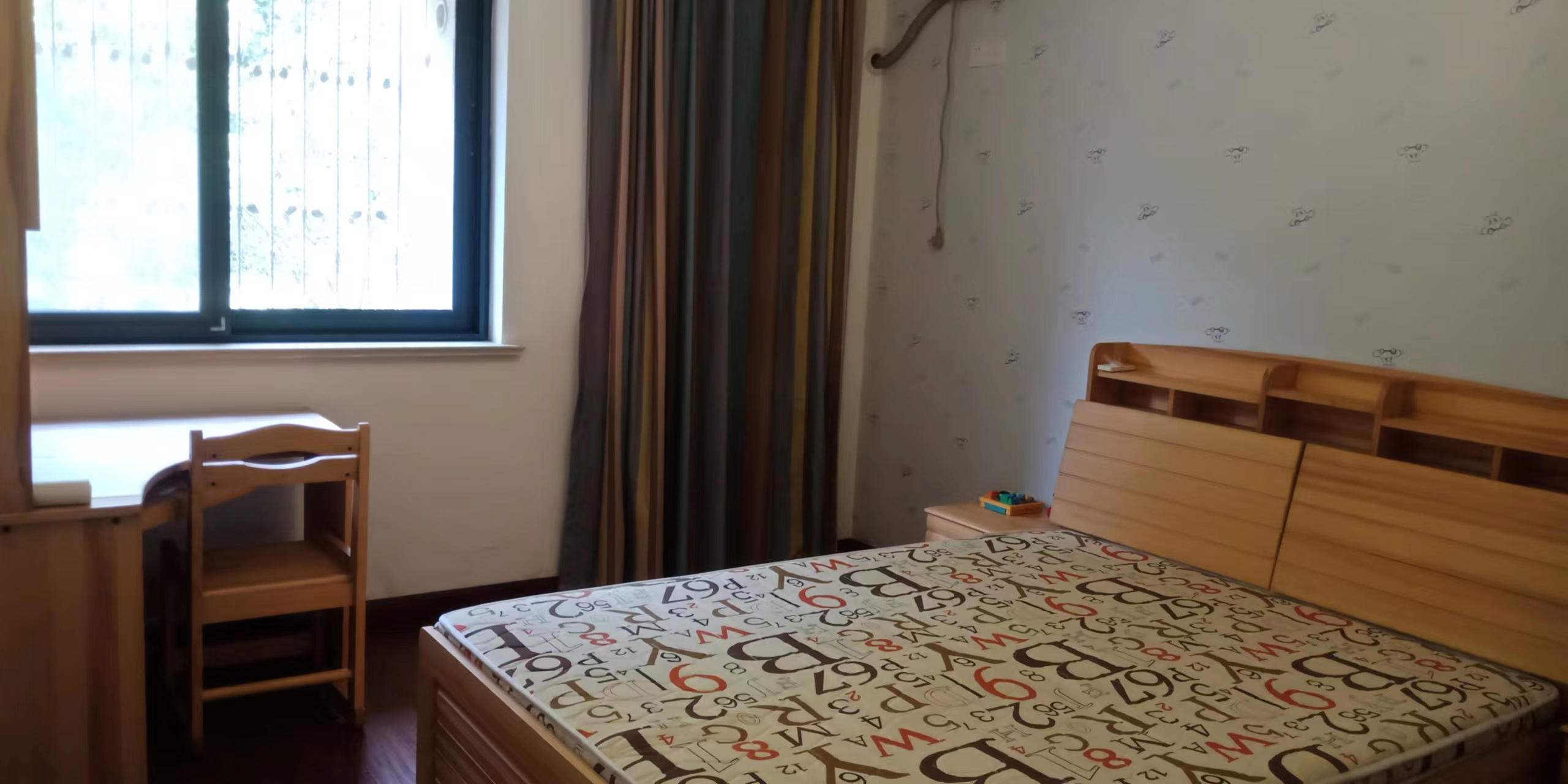 金水湾花园 3室2厅2卫 143m&sup2;