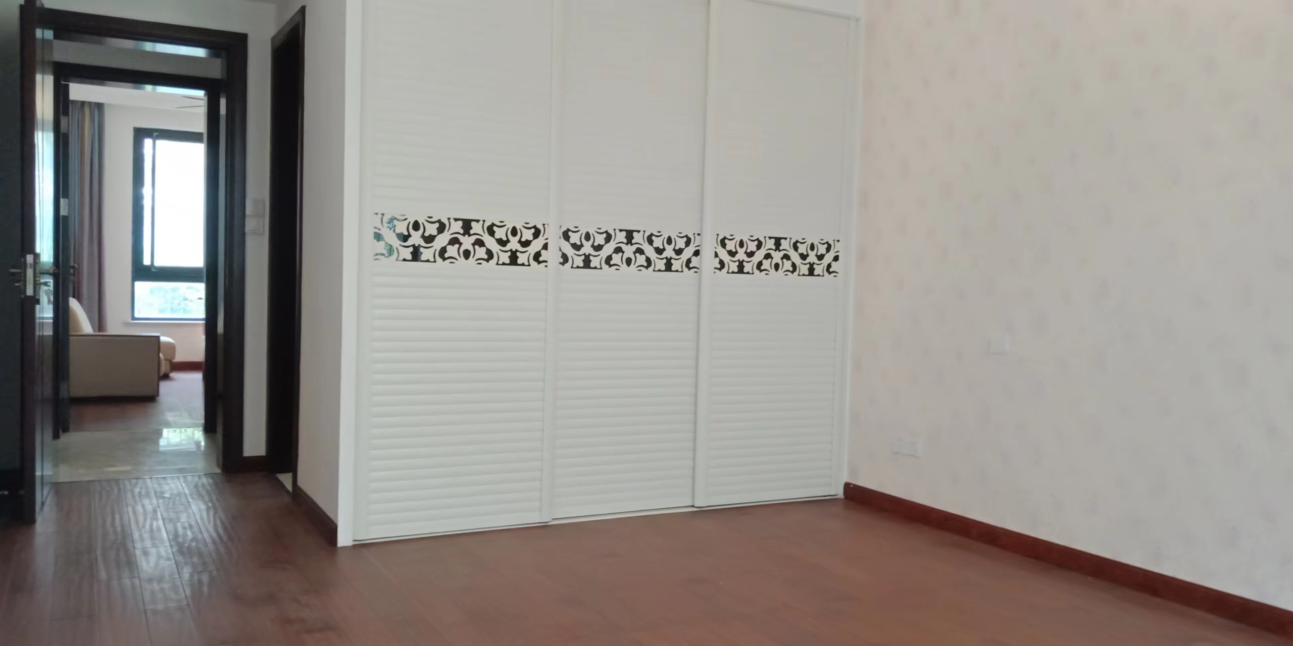 金水湾花园 3室2厅2卫 143m&sup2;