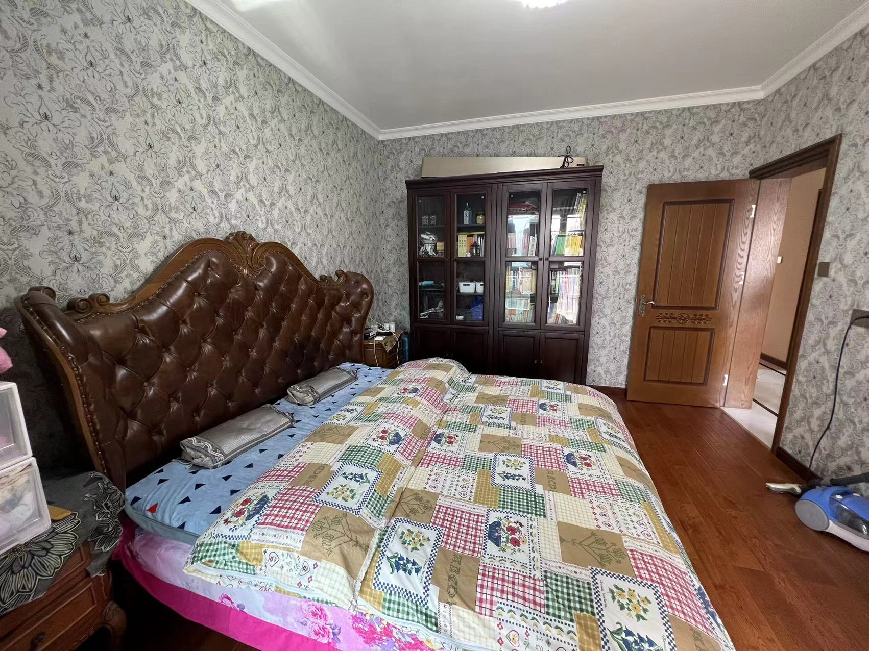 盛和花半里 3室2厅2卫 142.58m&sup2;