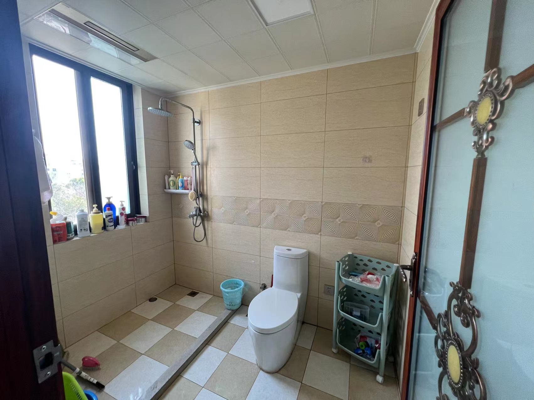 盛和花半里 3室2厅2卫 142.58m&sup2;
