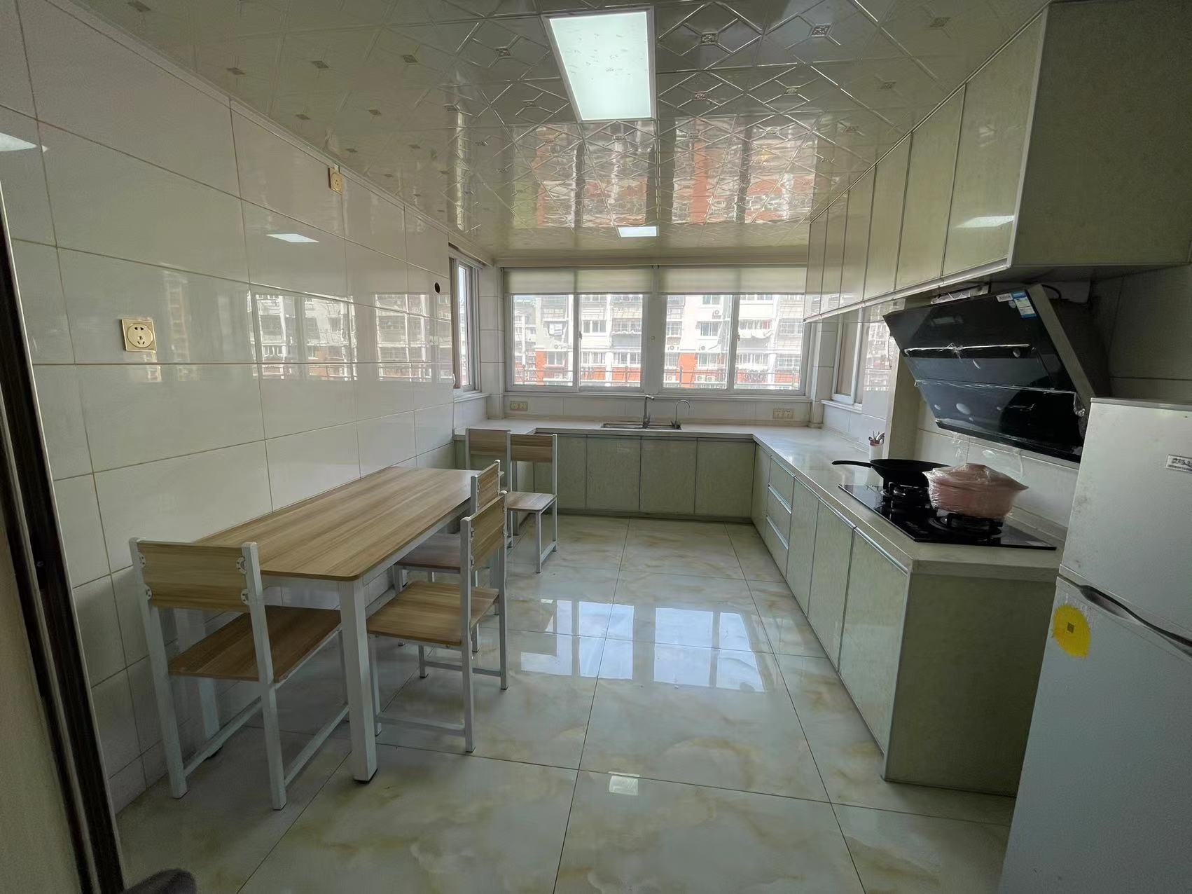 书院坊 3室2厅2卫 136.00m&sup2;