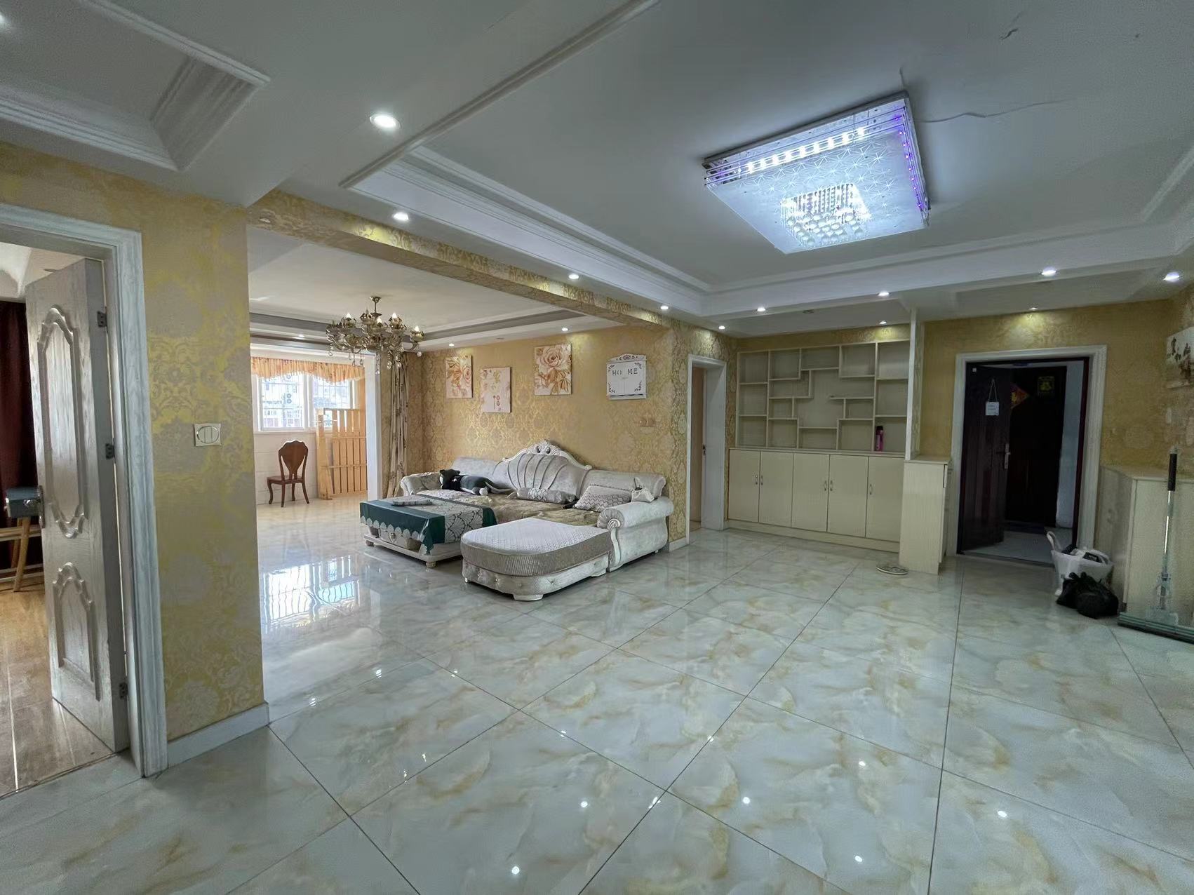 书院坊 3室2厅2卫 136.00m&sup2;