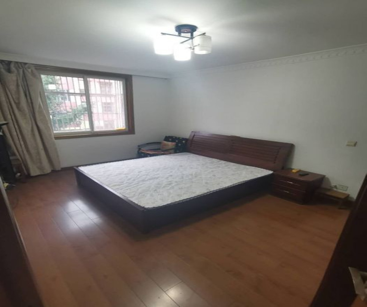 虹桥新村(朝霞路) 2室厅卫 56.88m&sup2;