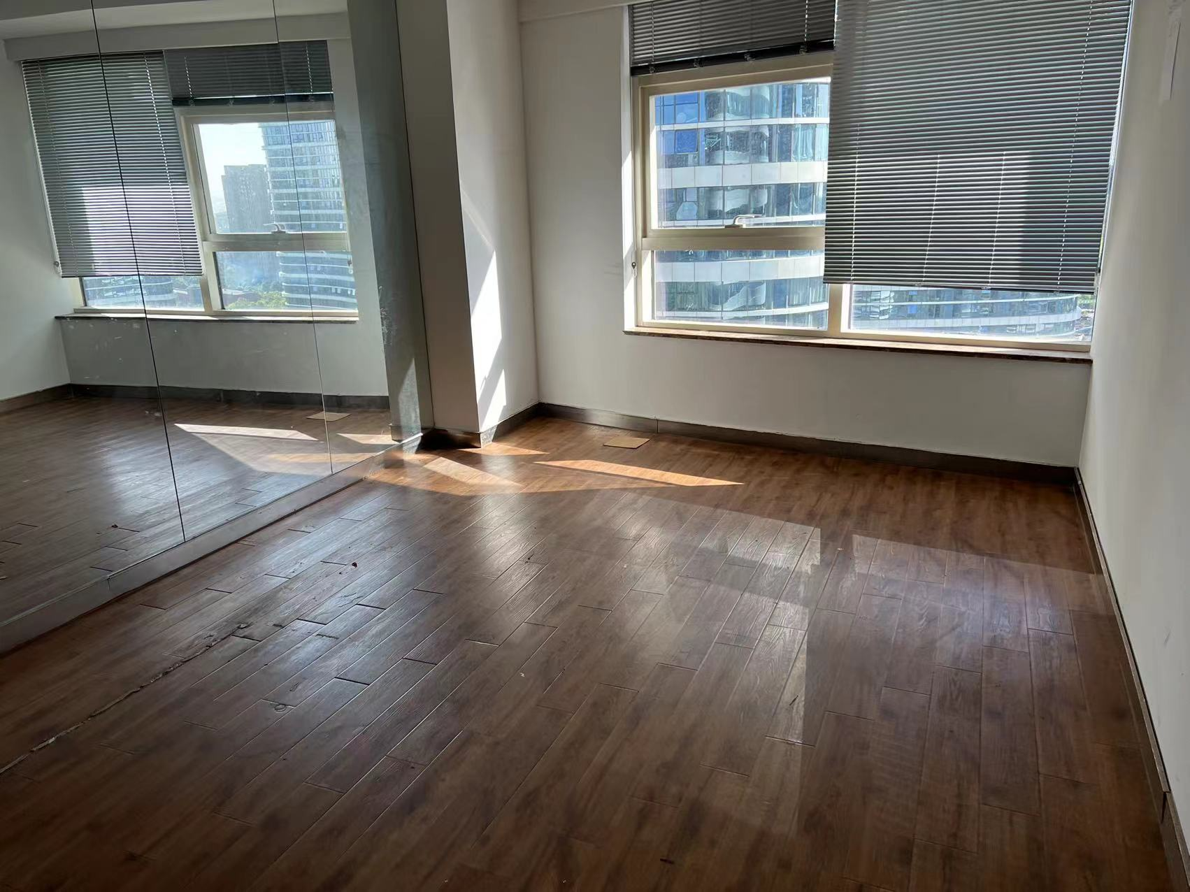 中南世纪城北区 1室1厅1卫 260m&sup2;